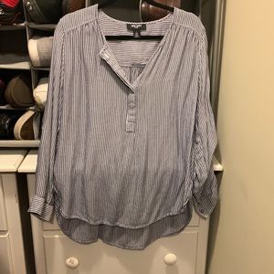 Nine West Jeans size L 3/4 length sleeve shirt.